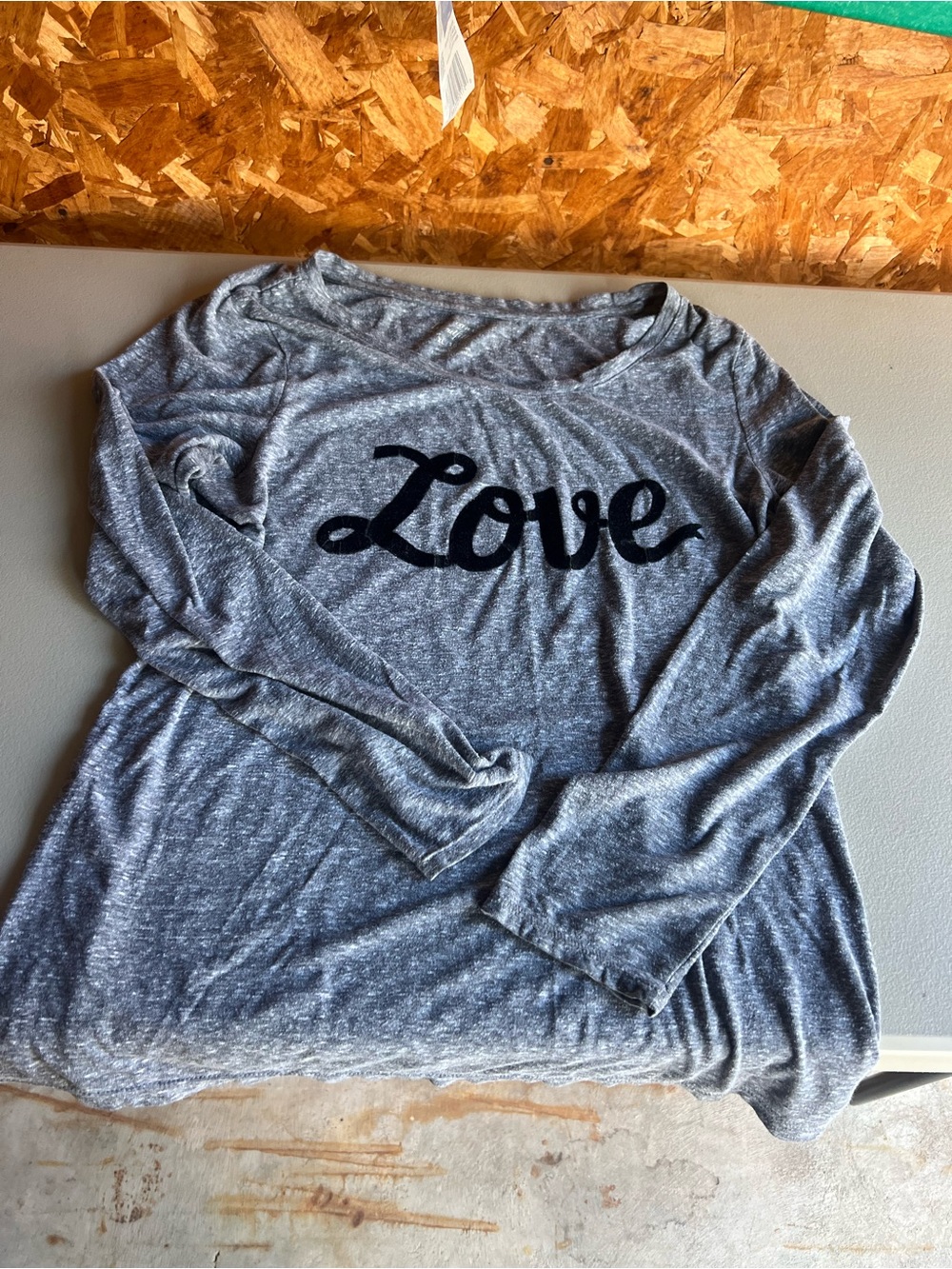 American Eagle “LOVE” Women’s Long Sleeve Lightweight Gray Shirt - size XL